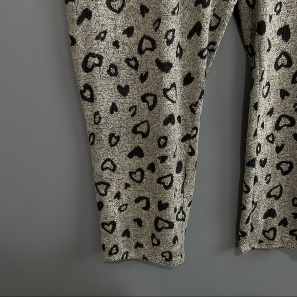 NEW BOBEAU Plus Size Brushed Lounge Slim Fitting Joggers In Leopard Print 3X - Picture 6 of 7